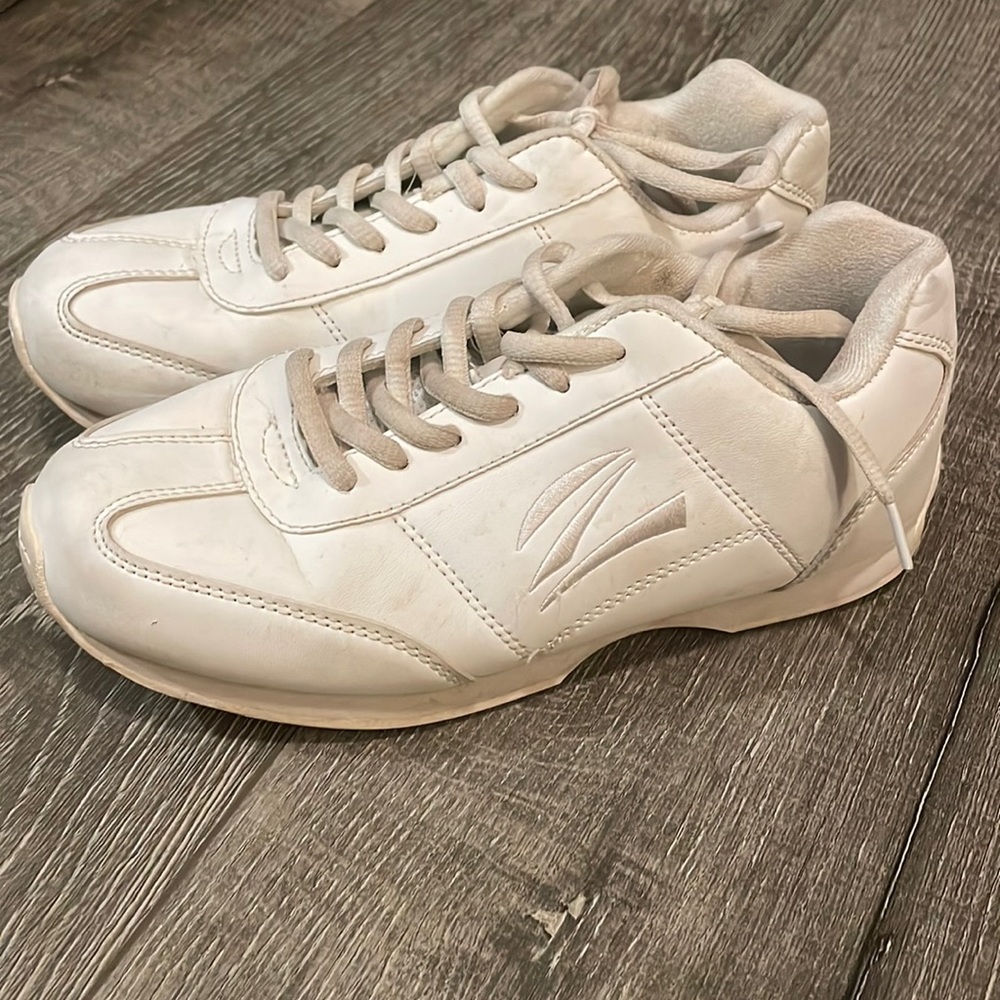 Girls Size 5 cheer shoes
